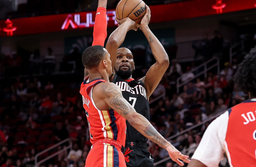 华体会体育app下载-NBA重大漏判！漏吹火箭关键时刻发球违例：杜兰特接球制胜一击